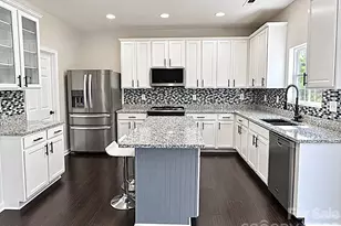 2234 Savannah Hills Dr, Charlotte, NC 28105 - Photo 2