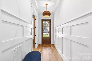 1718 Seifert Cir, Charlotte, NC 28205 - Photo 8