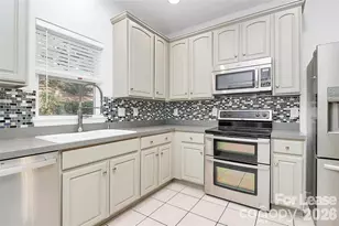 10978 Princeton Village Dr, Charlotte, NC 28277 - Photo 6