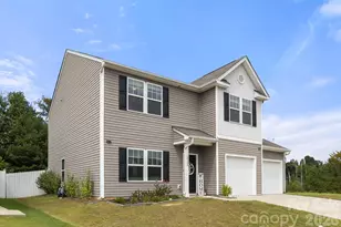 10304 Holly Park Dr, Charlotte, NC 28214 - Photo 2