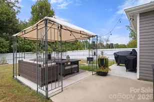10304 Holly Park Dr, Charlotte, NC 28214 - Photo 24