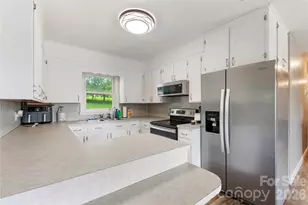 3333 Eastwood Ave, Morganton, NC 28655 - Photo 10