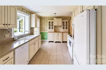 115 N Chestnut Street, Morganton, NC 28655 - Photo 16