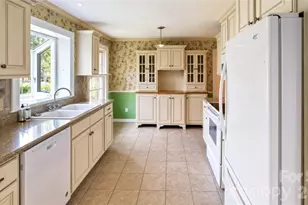115 N Chestnut St, Morganton, NC 28655 - Photo 16