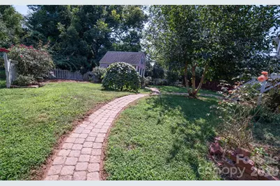 115 N Chestnut Street, Morganton, NC 28655 - Photo 8