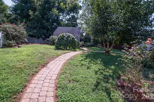 115 N Chestnut St, Morganton, NC 28655 - Photo 8