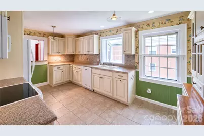 115 N Chestnut Street, Morganton, NC 28655 - Photo 14