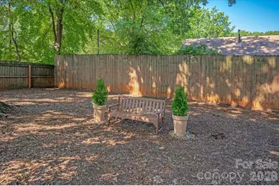 2562 Roseview Lane, Charlotte, NC 28205 - Photo 32