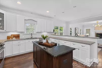 2562 Roseview Lane, Charlotte, NC 28205 - Photo 12