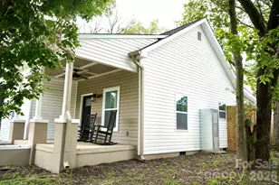 302 Cedar St, Lancaster, SC 29720 - Photo 2