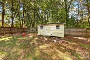 1442 Plumcrest Dr, Charlotte, NC 28216 - Photo 26