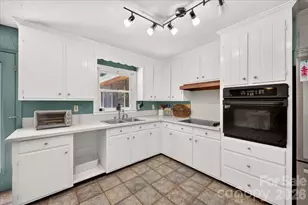 1442 Plumcrest Dr, Charlotte, NC 28216 - Photo 8