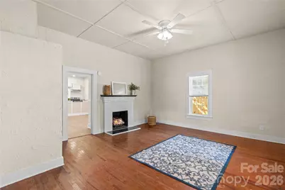 209 E Wilson Avenue, Mooresville, NC 28115 - Photo 4
