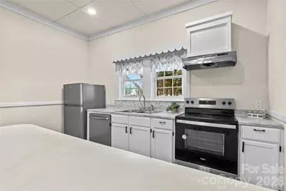 209 E Wilson Avenue, Mooresville, NC 28115 - Photo 18