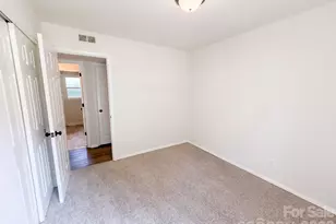 728 Milan Rd E, Charlotte, NC 28216 - Photo 12