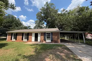728 Milan Rd E, Charlotte, NC 28216 - Photo 1