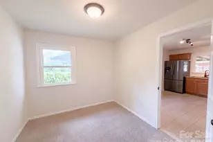 728 Milan Rd E, Charlotte, NC 28216 - Photo 10