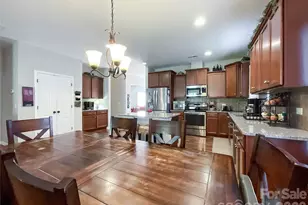 2005 Yellow Daisy Dr, Matthews, NC 28104 - Photo 16