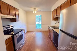 6223 Sunbridge Ct, Charlotte, NC 28269 - Photo 2