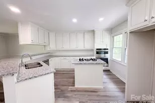 115 Redcoat Dr, Fort Mill, SC 29715 - Photo 2