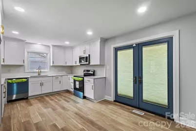 1539 Starbrook Drive, Charlotte, NC 28210 - Photo 6