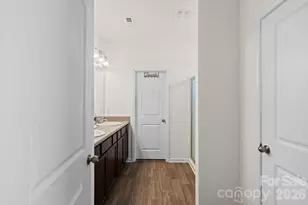 9011 Evercrisp Ln, Charlotte, NC 28215 - Photo 24