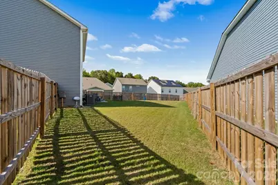9011 Evercrisp Lane, Charlotte, NC 28215 - Photo 30