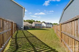 9011 Evercrisp Ln, Charlotte, NC 28215 - Photo 30