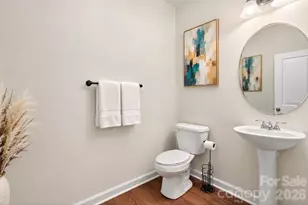 9011 Evercrisp Ln, Charlotte, NC 28215 - Photo 8
