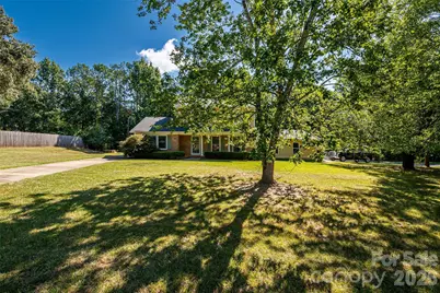 621 S Jackson Avenue, Waxhaw, NC 28173 - Photo 4