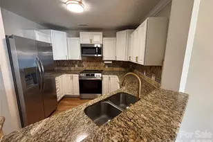 1332 Torrence Cir, Davidson, NC 28036 - Photo 16