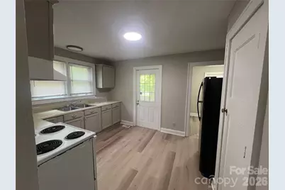 1107 W Davidson Avenue, Gastonia, NC 28052 - Photo 6