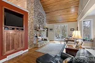 175 Overlook Dr, Flat Rock, NC 28731 - Photo 10