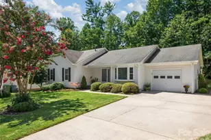 22 Southchase Dr, Fletcher, NC 28732 - Photo 2
