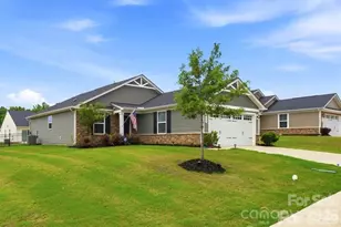 620 Grandiflora Ave, Lancaster, SC 29720 - Photo 2
