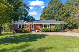 275 Tanner St, Rutherfordton, NC 28139 - Photo 2