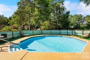 2010 Glendalough Ln, Matthews, NC 28105 - Photo 38