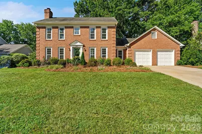 2010 Glendalough Lane, Matthews, NC 28105 - Photo 2