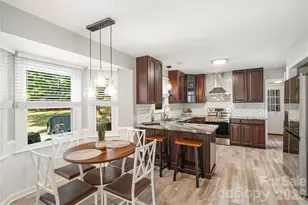 2010 Glendalough Ln, Matthews, NC 28105 - Photo 4