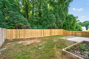 1428 Griers Grove Rd, Charlotte, NC 28216 - Photo 10
