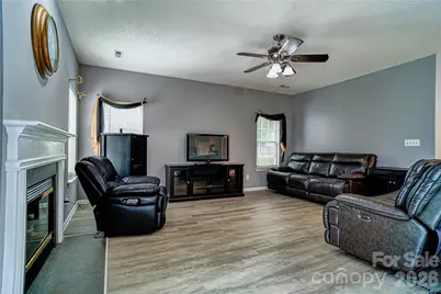 9612 Veronica Drive, Charlotte, NC 28215 - Photo 12