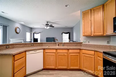 9612 Veronica Drive, Charlotte, NC 28215 - Photo 6