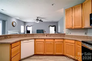 9612 Veronica Dr, Charlotte, NC 28215 - Photo 6