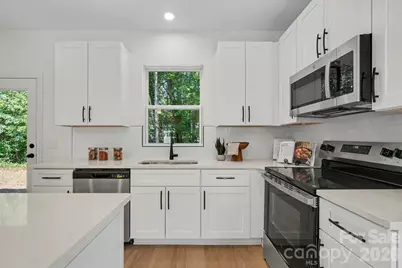1425 23rd Avenue Place NE, Hickory, NC 28601 - Photo 10
