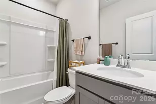 3132 Hutton Gdns Ln, Charlotte, NC 28269 - Photo 8