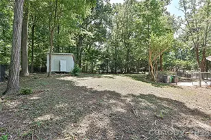 5121 Farm Pond Ln, Charlotte, NC 28212 - Photo 22