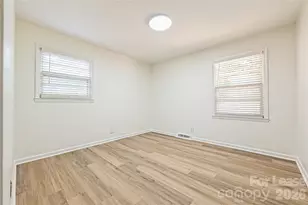 5121 Farm Pond Ln, Charlotte, NC 28212 - Photo 16