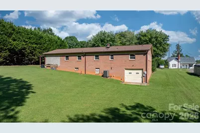 402 Dogwood Drive, Rhodhiss, NC 28601 - Photo 4