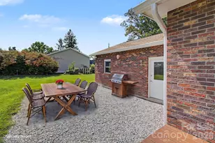 230 Blythewood Dr, Hendersonville, NC 28792 - Photo 14