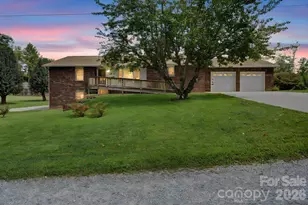 230 Blythewood Dr, Hendersonville, NC 28792 - Photo 1